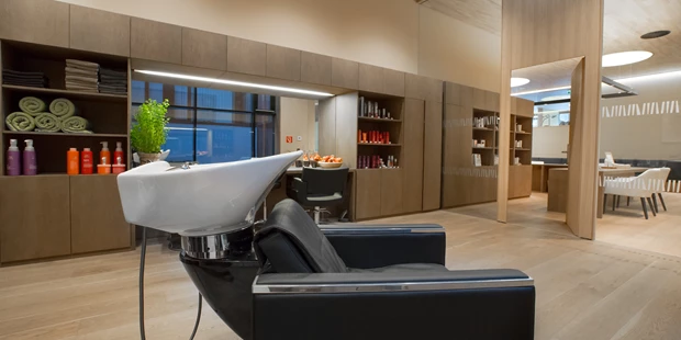 Destination-Wedding - Art der Location: Hotel / Chalet - Friseursalon im Hotel  - Gradonna ****s Mountain Resort Châlets & Hotel