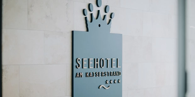 Destination-Wedding - Art der Location: Hotel / Chalet - Das Seehotel am Kaiserstrand in Vorarlberg. - Seehotel am Kaiserstrand
