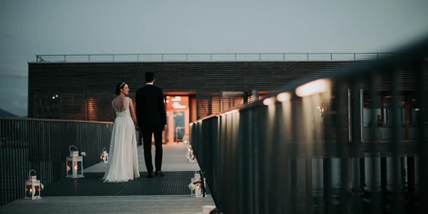 Destination-Wedding - Art der Location: Hotel / Chalet - Über die Brücke ins Eheglück schreiten. - Seehotel am Kaiserstrand