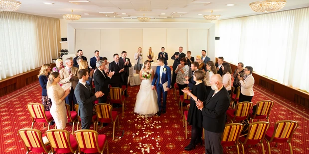 Destination-Wedding - Art der Location: Hotel / Chalet - Hotel Stefanie - Standesamtliche Trauung mit Gästen im Konferenzsaal - Hotel & Restaurant Stefanie Schick-Hotels Wien
