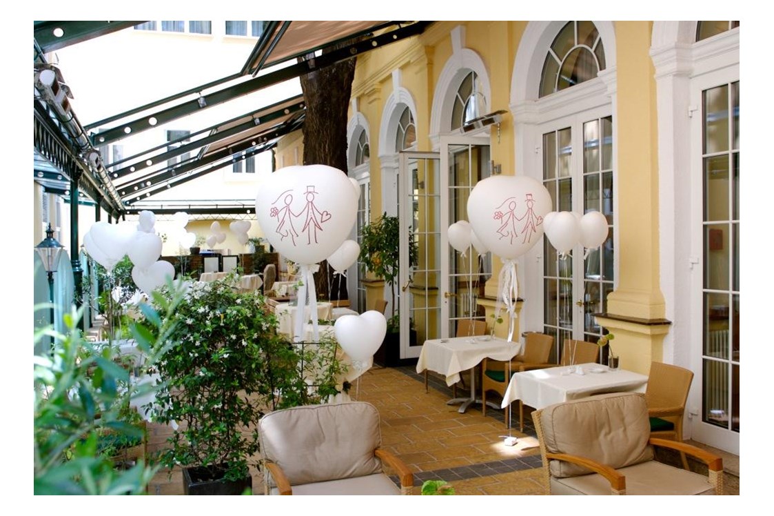Hochzeitslocation: Hotel Stefanie - der Hofgarten, perfekt für den Aperitif - Hotel & Restaurant Stefanie Schick-Hotels Wien