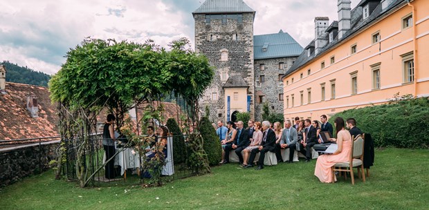 Destination-Wedding - Deutschlandsberg - Die Burg Deutschlandsberg lädt zu einer Hochzeit im Freien. - Burg Deutschlandsberg