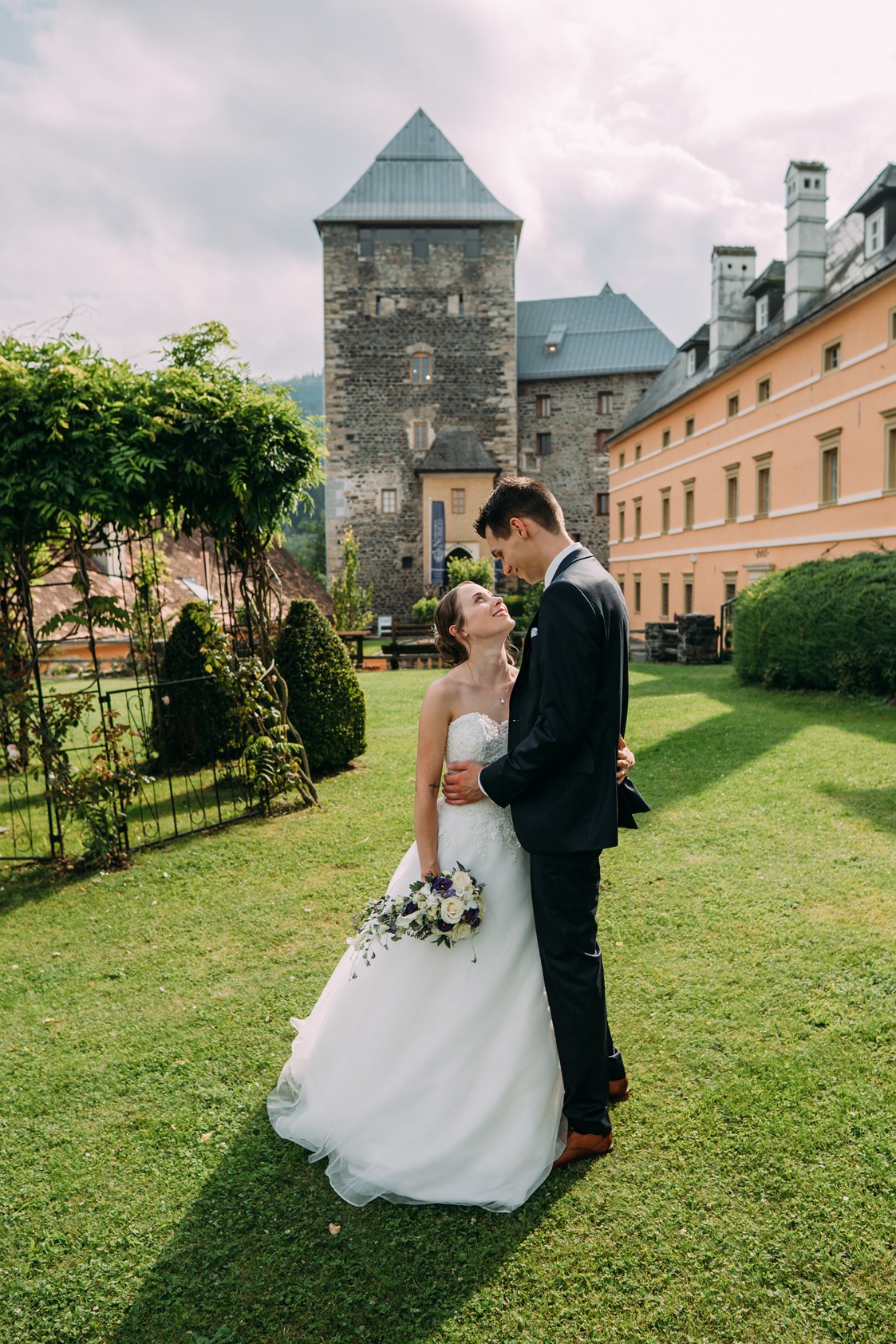 Hochzeitslocation: Zahlreiche tolle Plätze um eure Liebe zu zelebrieren und tolle Hochzeitsfotos zu schießen. - Burg Deutschlandsberg