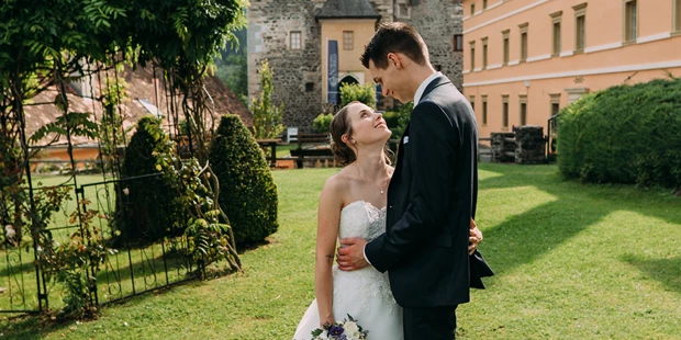 Destination-Wedding - Art der Location: Hotel / Chalet - Zahlreiche tolle Plätze um eure Liebe zu zelebrieren und tolle Hochzeitsfotos zu schießen. - Burg Deutschlandsberg