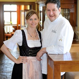 Hochzeitslocation: Jasmin und Karl Kollmann sind eure tollen Gastgeber auf der Burg Deutschlandsberg. - Burg Deutschlandsberg