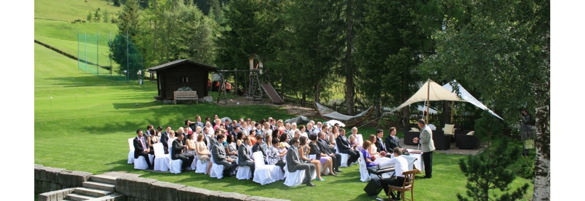 Hochzeitslocation: Trauung im Berghof-Garten - Der Berghof