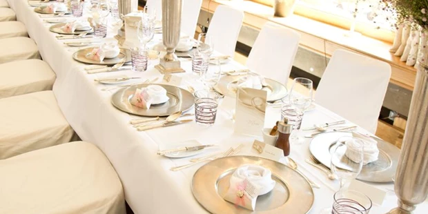 Destination-Wedding - Art der Location: Hotel / Chalet - Tafel - Der Berghof