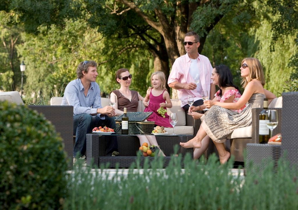 Hochzeitslocation: Gemütlicher Lavendel Steingarten für Ihren Aperitif - Birkenhof Restaurant & Landhotel ****