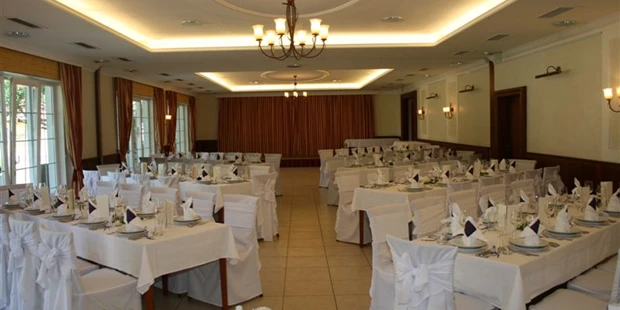 Destination-Wedding - Art der Location: Hotel / Chalet - Der Festsaal des Birkenhof mit Tafelformation. - Birkenhof Restaurant & Landhotel ****