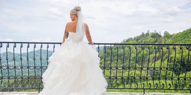 Destination-Wedding - Art der Location: Hotel / Chalet - Traumhafte Aussicht von der Burgterrasse bis nach Loosdorf - Burg Plankenstein
