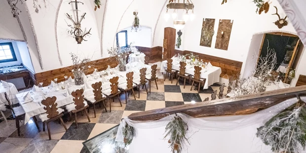 Destination-Wedding - Art der Location: Hotel / Chalet - Romantische Winterhochzeit im Dezember - Burg Plankenstein