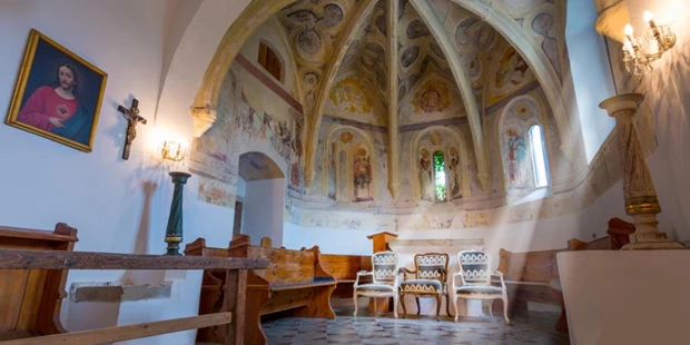 Destination-Wedding - Art der Location: Hotel / Chalet - Kapelle - Altarraum - Burg Plankenstein