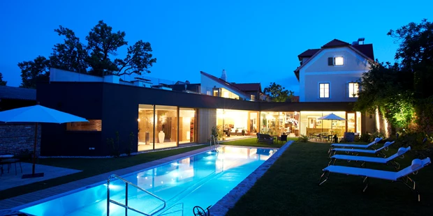 Destination-Wedding - Art der Location: Hotel / Chalet - Poolanlage mit Garten und Hotel - Hotel Landhaus Moserhof****
