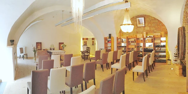 Destination-Wedding - Art der Location: Hotel / Chalet - Trauung in der Weinlounge - Hotel Landhaus Moserhof****