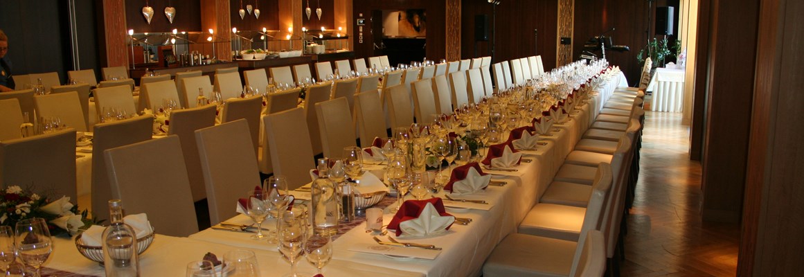 Hochzeitslocation: Hochzeitstafel - Retter Seminar Hotel Bio Restaurant****