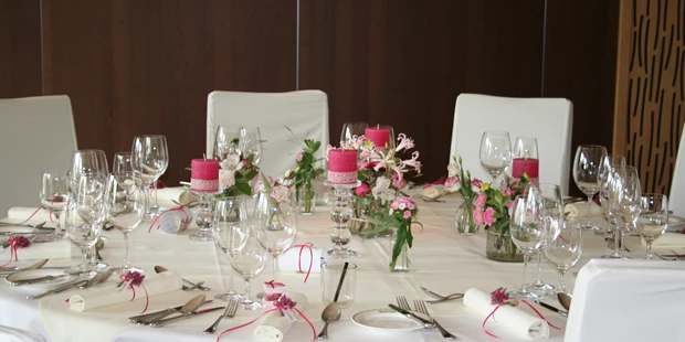 Destination-Wedding - Art der Location: Hotel / Chalet - Hochzeitstafel - Retter Seminar Hotel Bio Restaurant****
