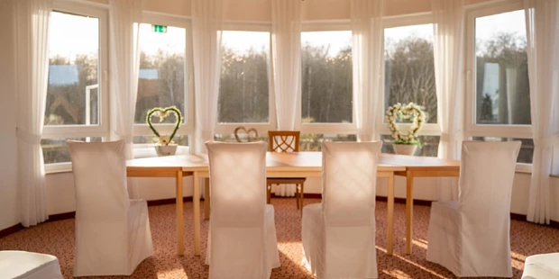 Destination-Wedding - PLZ 34314 (Deutschland) - Standesamt im Turmzimmer -
Trauung und Feier unter einem Dach - Waldhotel Schäferberg