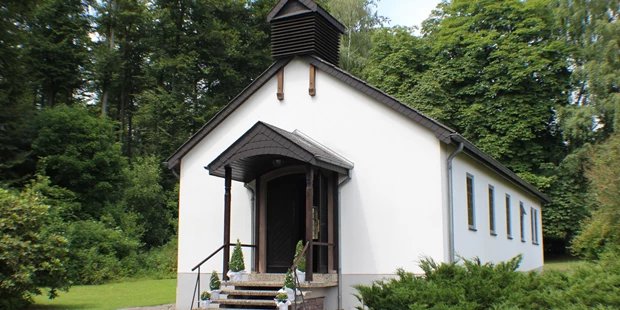Destination-Wedding - PLZ 34314 (Deutschland) - Kapelle nahe Hotel - Waldhotel Schäferberg