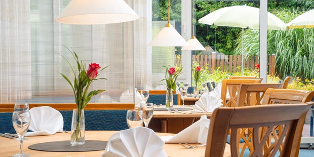 Destination-Wedding - PLZ 34314 (Deutschland) - Restaurant "Libelle"  - Waldhotel Schäferberg