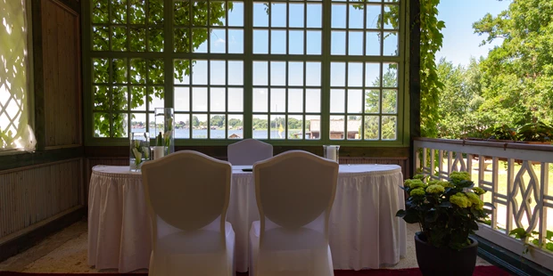 Destination-Wedding - Art der Location: Hotel / Chalet - Trauung im Pavillon - Kurhaus am Inselsee