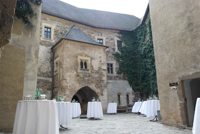 Hochzeitslocation: Oberer Burghof - Ritterburg Lockenhaus