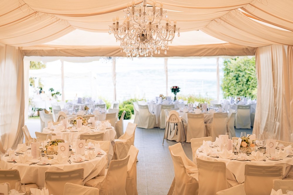 Hochzeitslocation: Miralago: romantic table setting - Hotel SCHLOSSVILLA MIRALAGO - die wundervolle, einzigartige Location direkt am Wörthersee - 