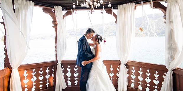 Destination-Wedding - Art der Location: Hotel / Chalet - the intense kiss @ Miralago boathouse - Hotel SCHLOSSVILLA MIRALAGO - die wundervolle, einzigartige Location direkt am Wörthersee -