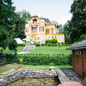 Hochzeitslocation: Die Schlossvilla Miralago vom Wörthersee aus. - Hotel SCHLOSSVILLA MIRALAGO - die wundervolle, einzigartige Location direkt am Wörthersee - 