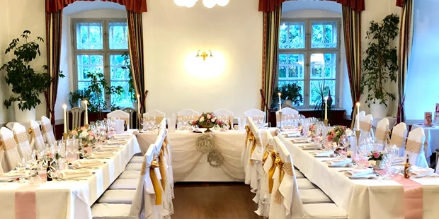 Destination-Wedding - Umgebung: im Park - Schloss Gloggnitz
