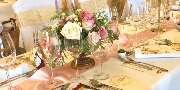 Destination-Wedding - Umgebung: im Park - Schloss Gloggnitz