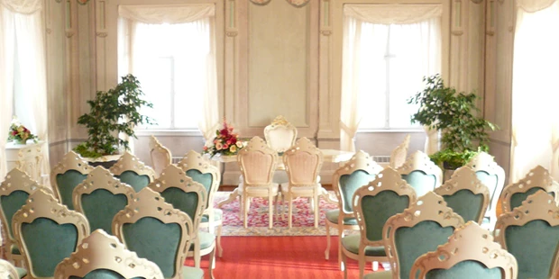 Destination-Wedding - Umgebung: im Park - Standesamt - Schloss Gloggnitz